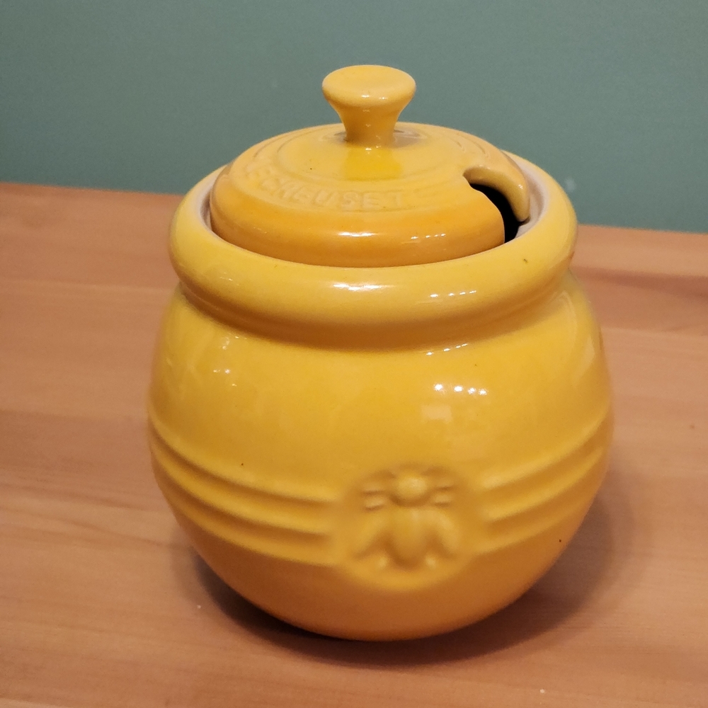Le Creuset yellow stoneware honeypot